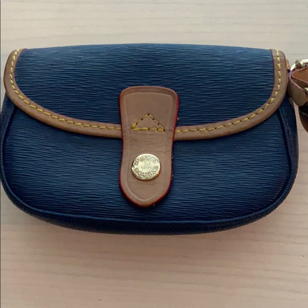 Dooney & Burke wristlet USED